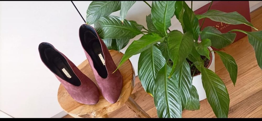 Buty na obcasie Ryłko