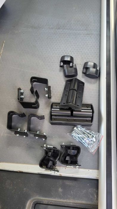 Аэродинамические перекладины - LC60 штатное место Nissan E-nv200