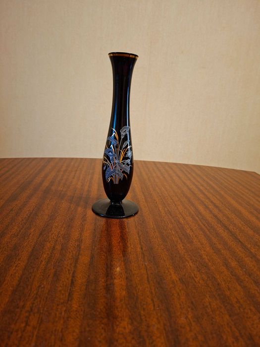 Ваза. Кольорове скло. Богемия. Чехія.
