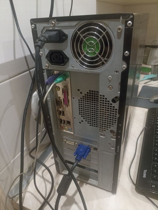 Системный блок на базе AMD Athlon 64 X2 4400+ 2.30 GHz