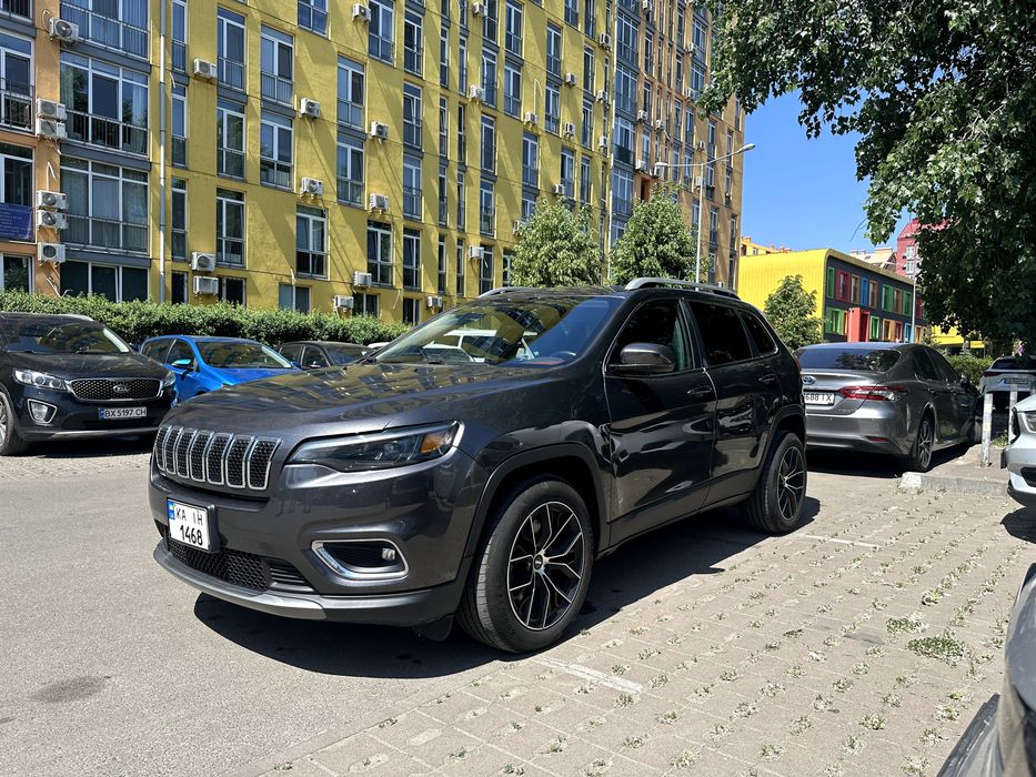 Продаж автомобілів