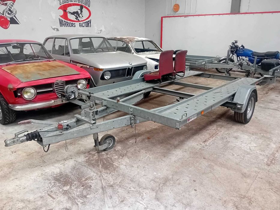 Atrelado porta carros basculante semi-novo