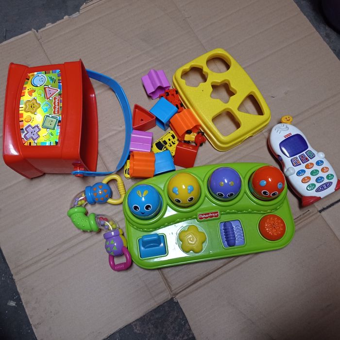 Zabawki Fischer Price zestaw telefon na baterie wiaderko klocki edukac
