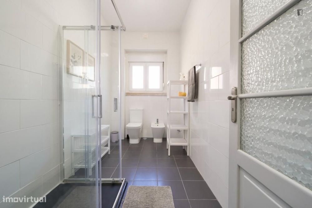 Quarto - localizado em Alameda Lisbon