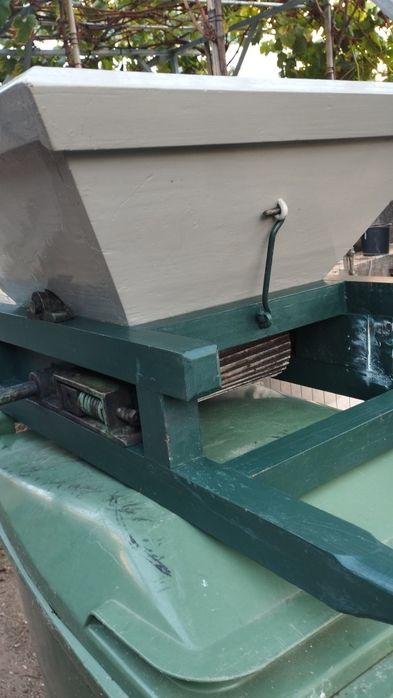 Esmagadora manual para uvas