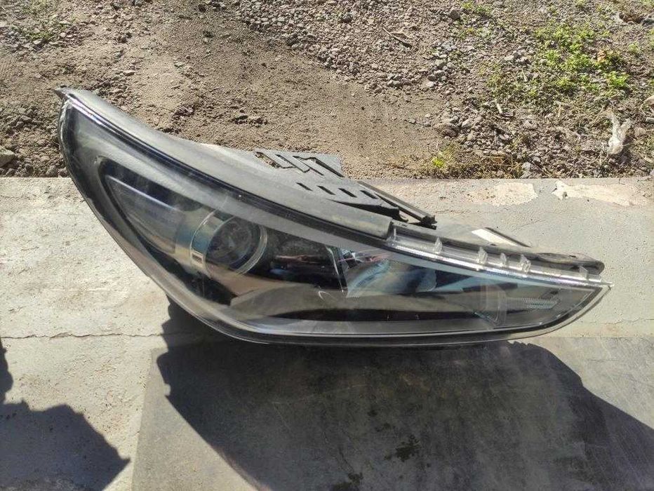 Фары передние, левая/правая (поврежденные) на Hyundai i30 PD (2019)