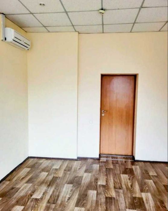 Контрактова пл метро,вул Межигірська 39-20, офіс 12.8м і 20м - Вид 2