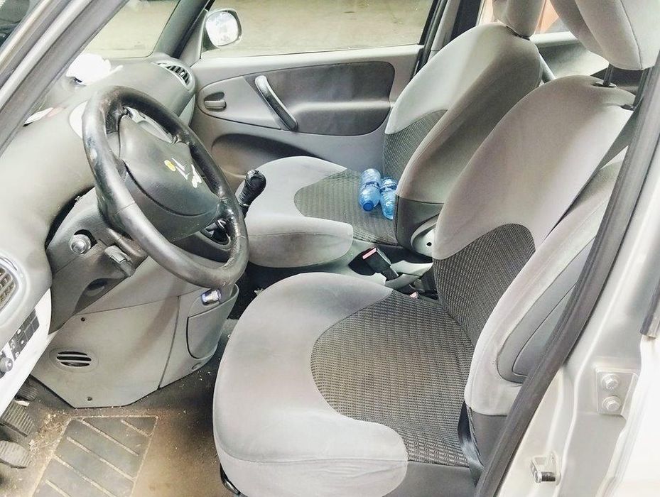 farolim traseiro direito citroen xsara picasso