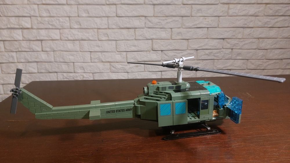 Air Cavalry-Huey złożony