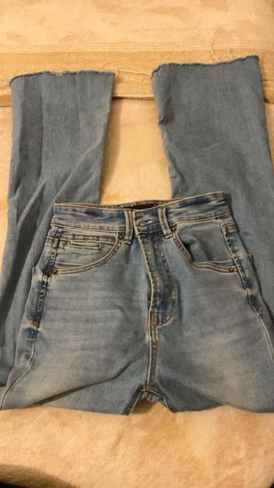 Calças a boca de sino | Stradivarius | Tamanho 32 |Apenas 10€