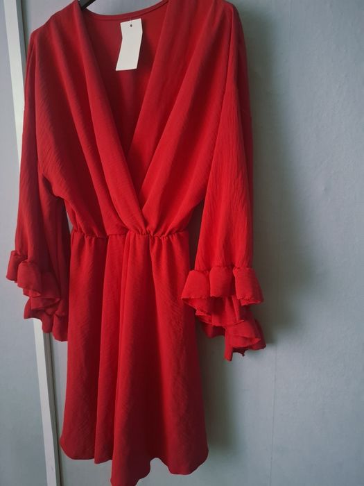 Sukienka mini krótka rozkloszowana czerwona falbany falbanki