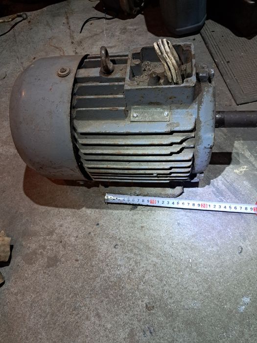 Електродвигун  380в. 5.5 Квт. 1500 об. Самовивіз.
