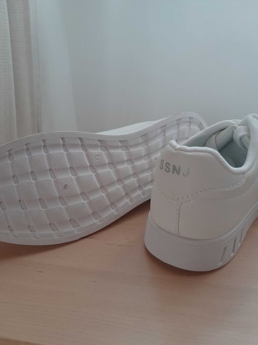 Buty sportowe męskie r.42