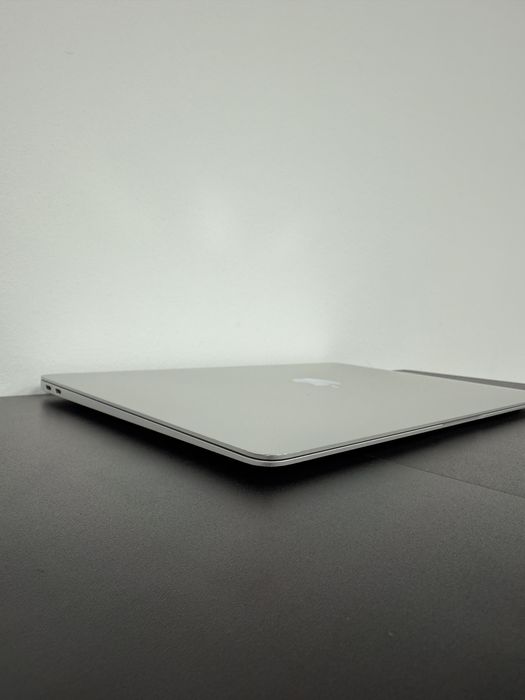 1 цикл Macbook Air 13 2019(2020) I5 8Gb | 128Gb • ГАРАНТІЯ > Ідеальний
