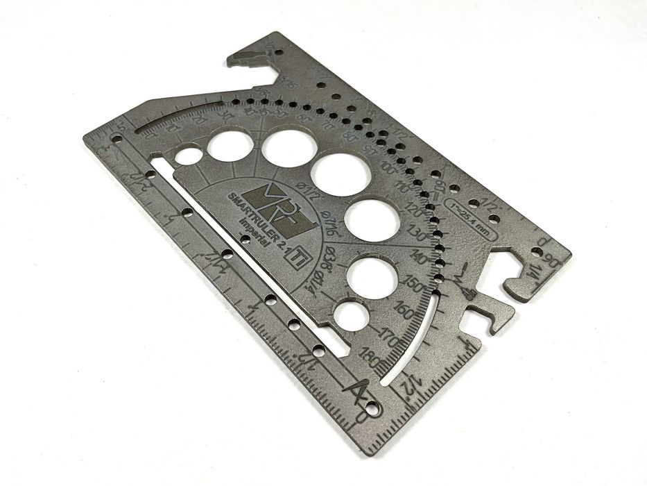 Мультифункциональная линейка-карточка из титана MRF Smartruler 2.1.