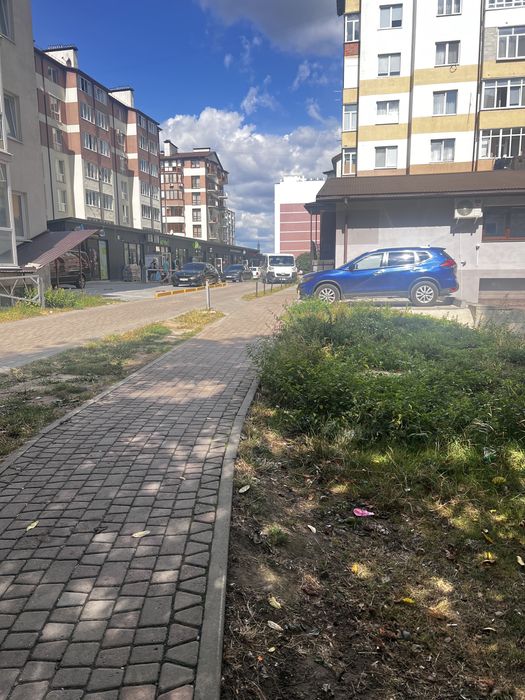 Продаж земельноі  ділянки під будівництво гаража Винники