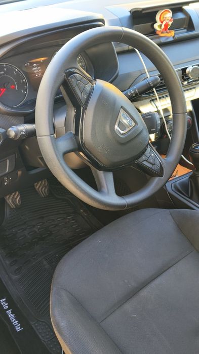 Dacia Sandero 1.0 Gasolina — fotografia 4