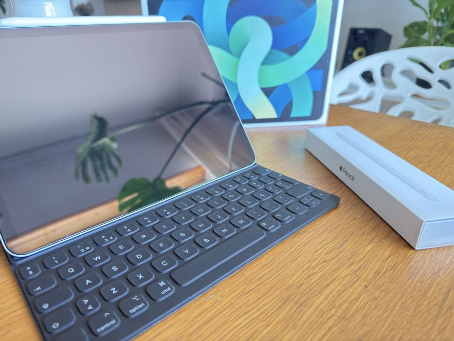 iPad Air 4ª Geração 64GB 10.9 + Apple Pencil + Smart Keyboard Folio