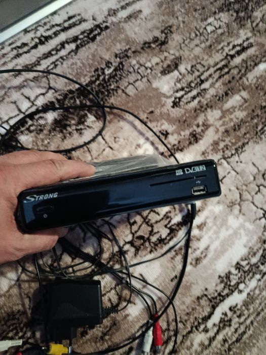 Телевизор LG 70 диагональ возможно с приставкой Т2