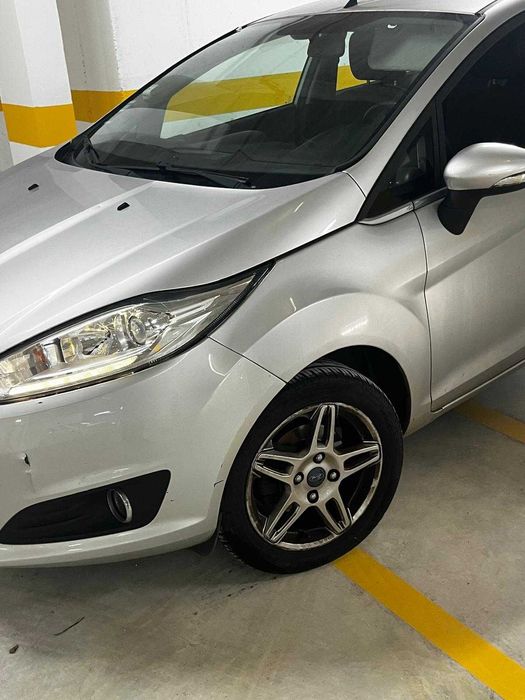 Vendo Carro Ford Fiesta de Nov 2013