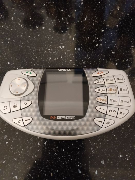 мобільний телефон Nokia N-Gage QD.