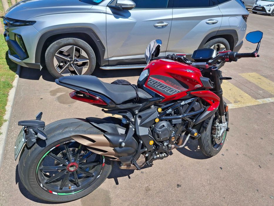 MV Agusta Dragster 800R "Rosso"
