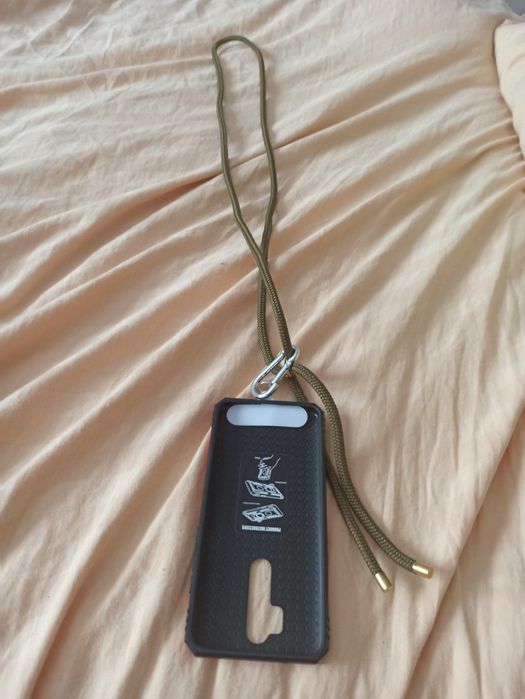 WAŻNE SPRZEDAM PILNIE 2 sznurki na etui do telefonu