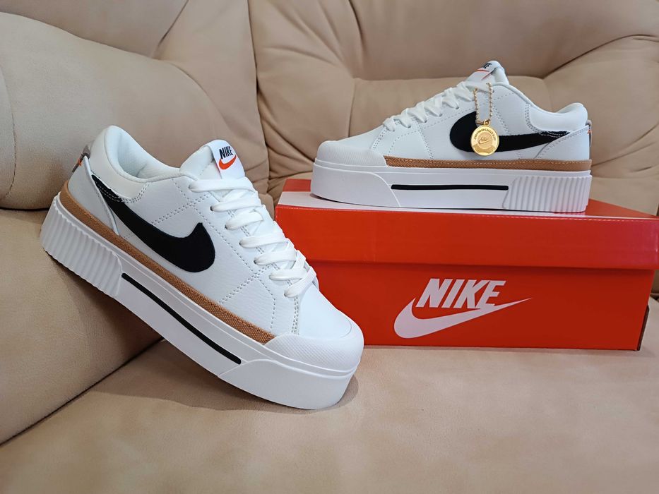Жіночі кросівки Nike court legacy