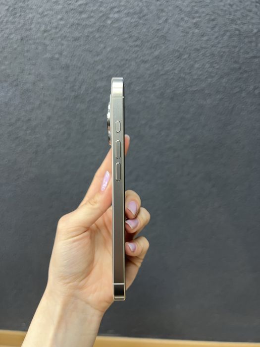 IPHONE 16 pro 256 Natural e-sim