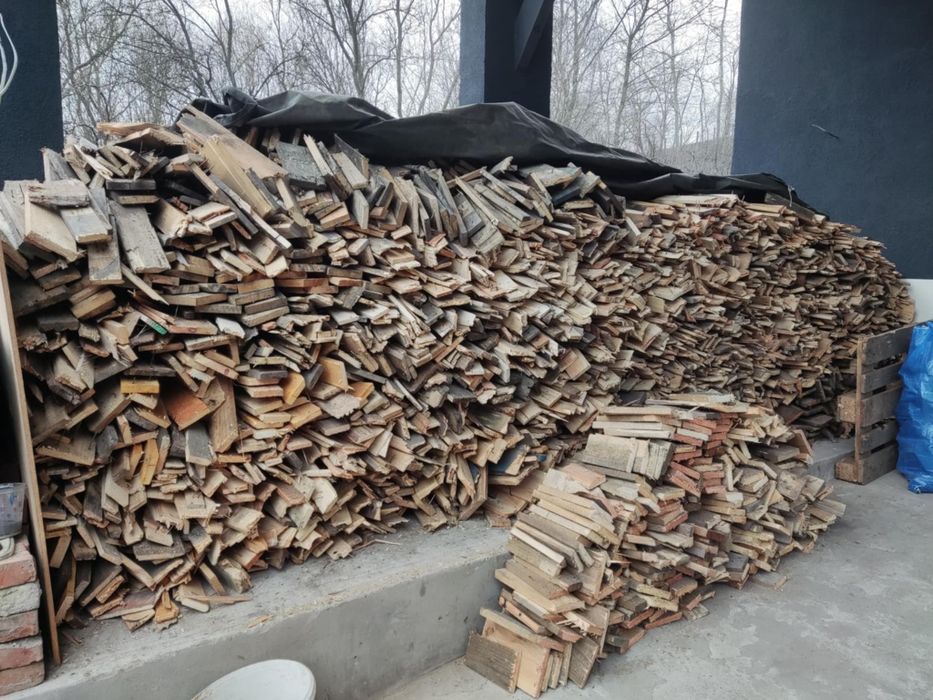 Sprzedam drzewo z palet na opał