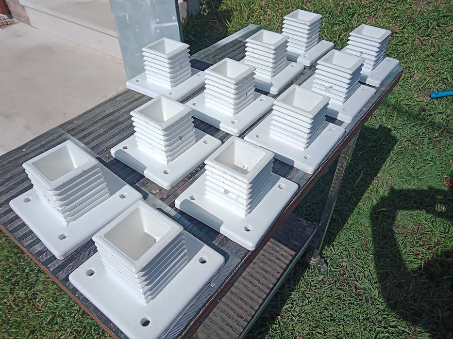 Painéis de malha metálicos brancos para vedação de jardim