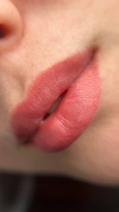 Перманентий макіяж : брівки, губки, міжвійка.