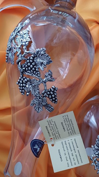 Decanter ou garrafa para vinho e copos