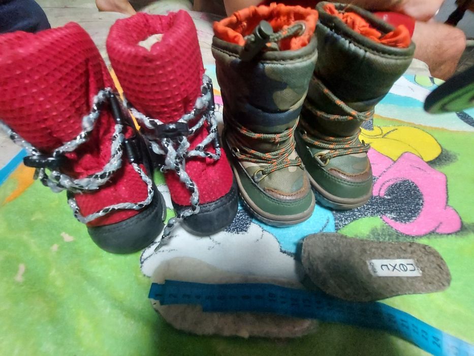 Дитячі зимові сапожки.