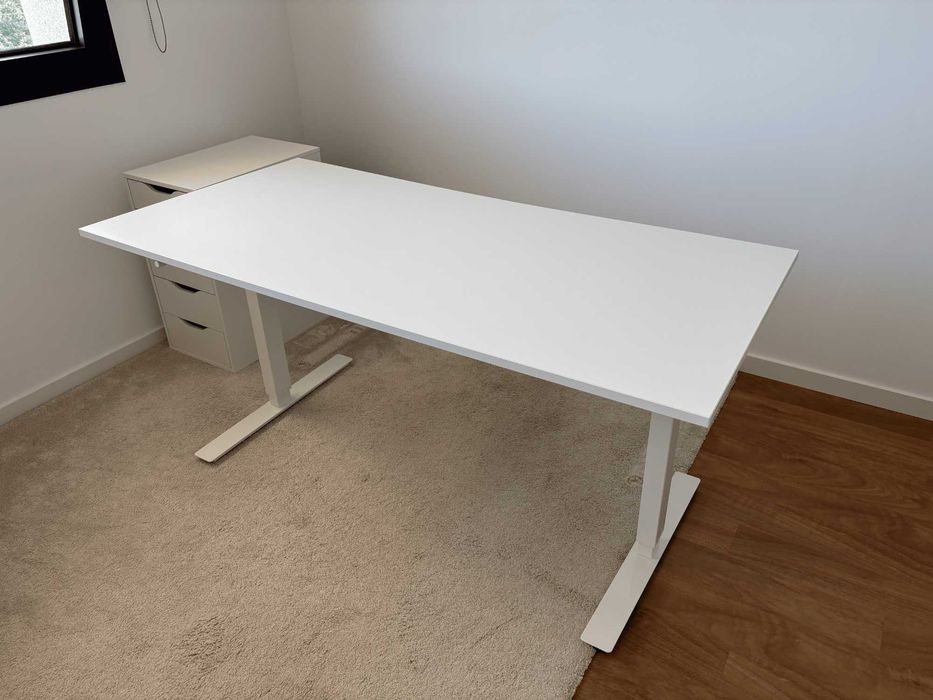 Secretária branca elevatória IKEA 160x80 cm