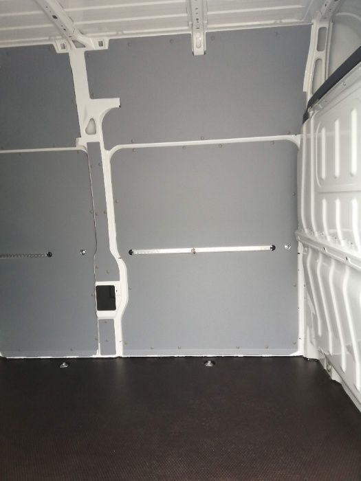 Lekka zabudowa PCV samochodu dostawczego Peugeot Boxer L3H2