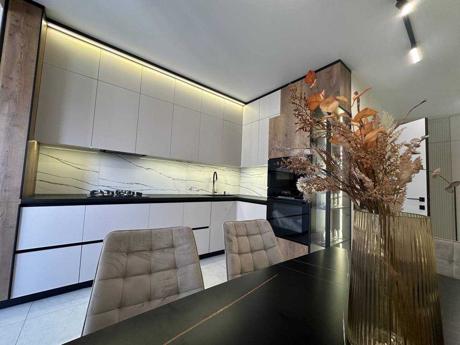 Стильна квартира на Зарічанській, дизайнерський ремонт.