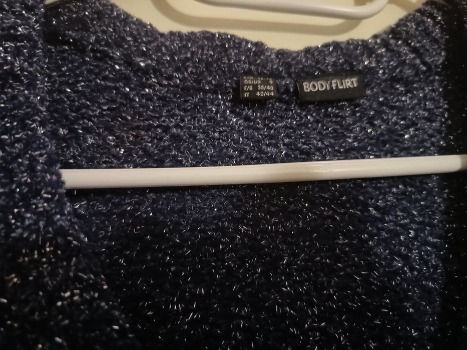 Sweter Bodyflirt z wycięciami na ramionach rozm 36/38