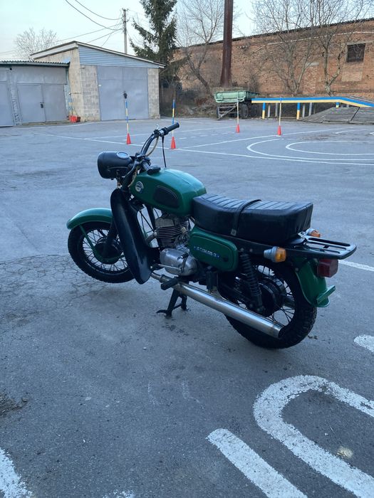 Мотоцикл Восход 3 перебраний мотор-коробка, сів поїхав.