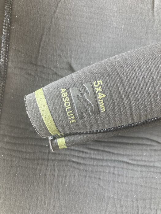 Billabong Absolute 5-4mm - Tamanho 8anos