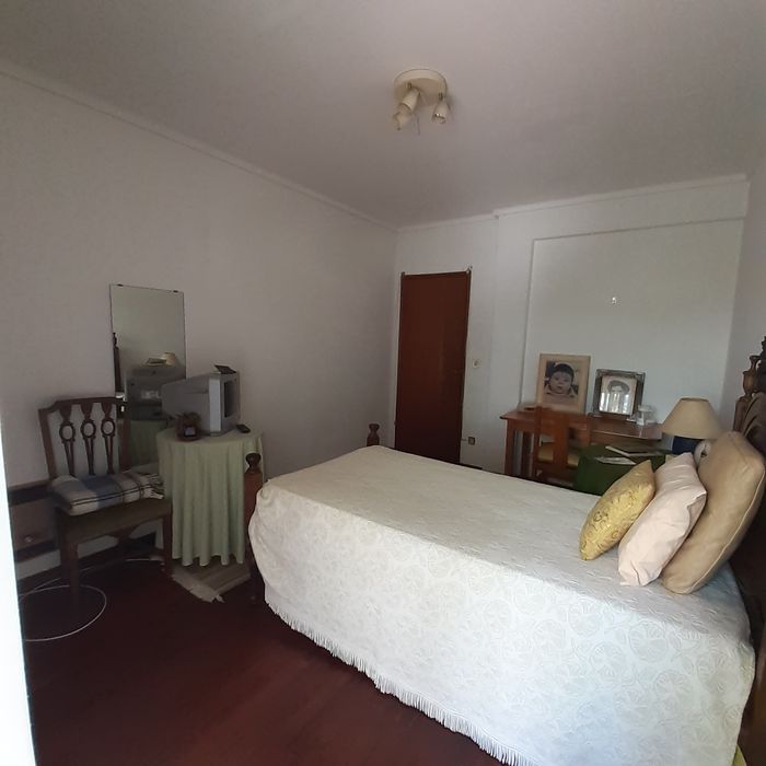 ALUGA -SE Quarto ESgueira