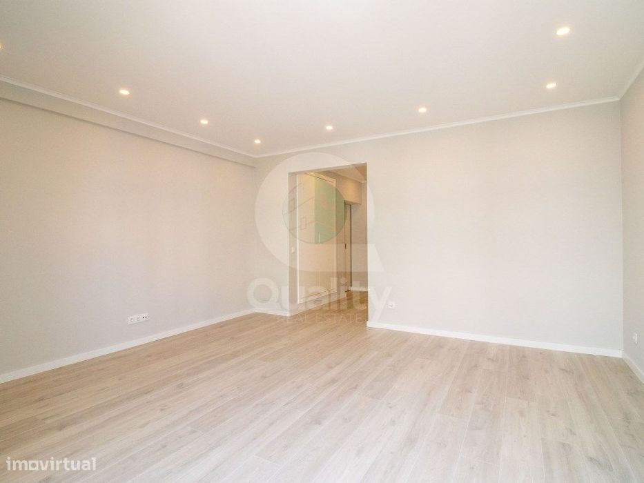 Apartamento T3 totalmente remodelado na Baixa da Banheira — Baixa Da Banheira E Vale Da Amoreira, Setúbal