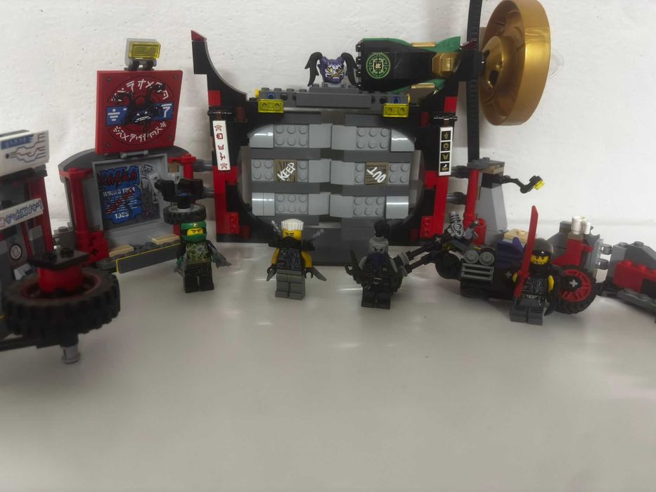 LEGO® NINJAGO®  Quartel-General dos Filhos de Garmadon
