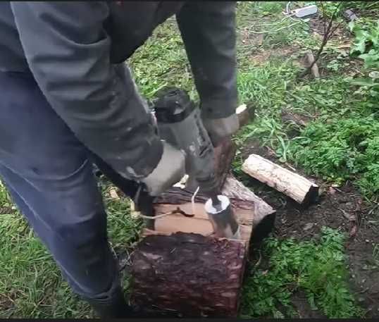 Гвинтовой колун-дровокол на перфоратор