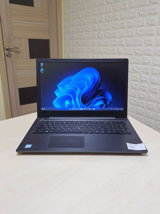 Ноутбук LENOVO V330-15IKB 15.6" IntelCore i5-8250U/DDR4 8Gb/SSD 256Gb