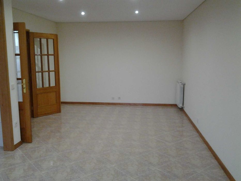 Apartamento T2 para arrendar em Lourosa
