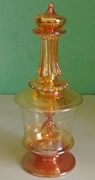 Графин с лебедем