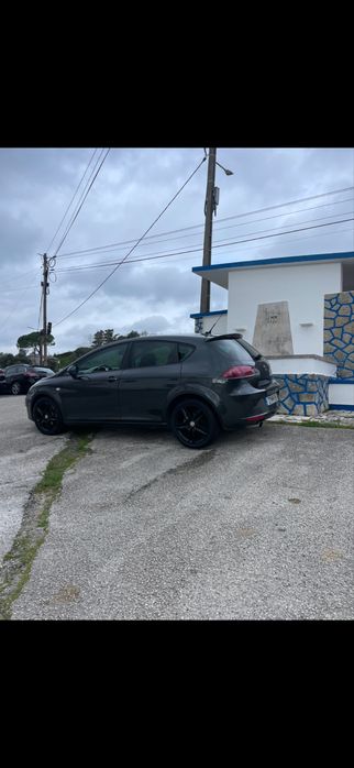 SEAT  LEON.