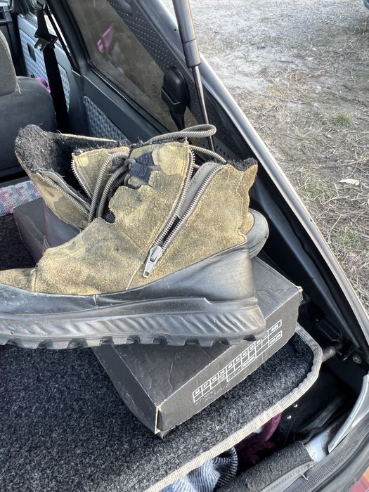 Продам чоботи.