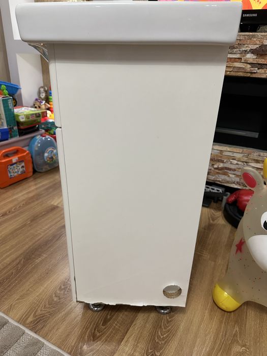 Тумбочка з умивальником